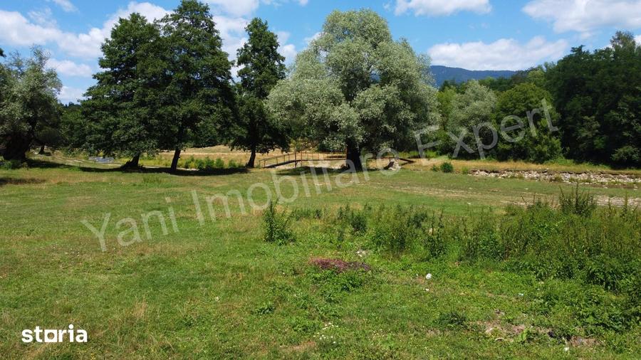 Teren de 3000 mp, în Corbeni