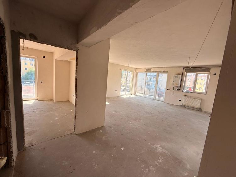Apartament cu 2 camere semidecomandat în Florești