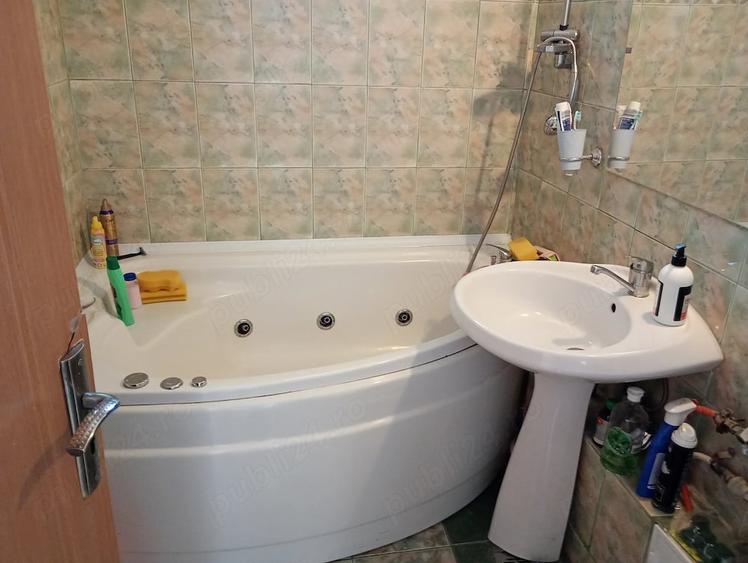 Apartament cu 2 camere semidecomandat în Cantemir