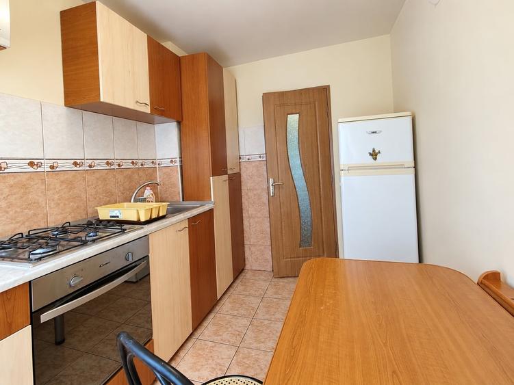 Apartament cu 2 camere decomandat, mobilat în Girocului