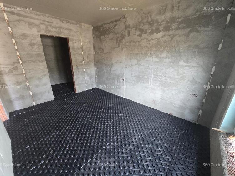 Duplex cu 3 camere cu Canalizare în Moșnița Nouă