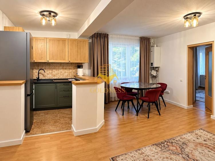 Apartament cu 2 camere semidecomandat, mobilat în Central