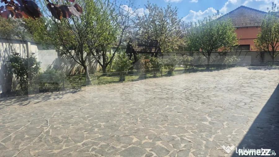 Casă cu 4 camere cu Teren 525 Mp în Central