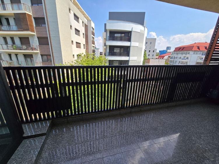 Apartament cu 4 camere decomandat în Herăstrău
