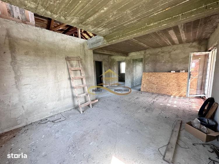 Casă cu 3 camere în Siretu