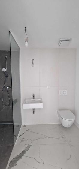 Apartament cu 2 camere decomandat în Jiului