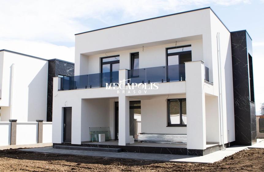 Casă individuală cu 4 camere cu Canalizare în Sânpetru