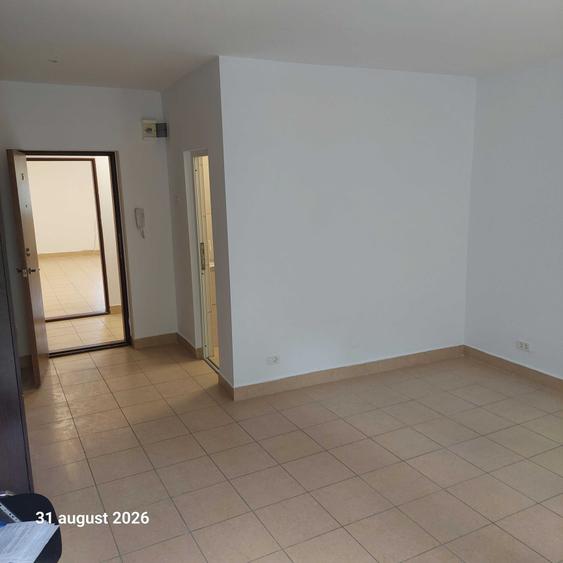 Spațiu comercial, de 70 mp, în Govândari
