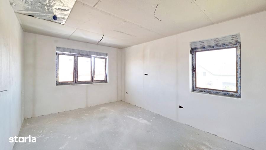 Casă cu 5 camere decomandat cu Teren 589 Mp în Zimandu Nou