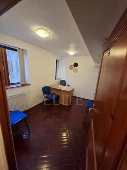 Garsonieră decomandată în Central