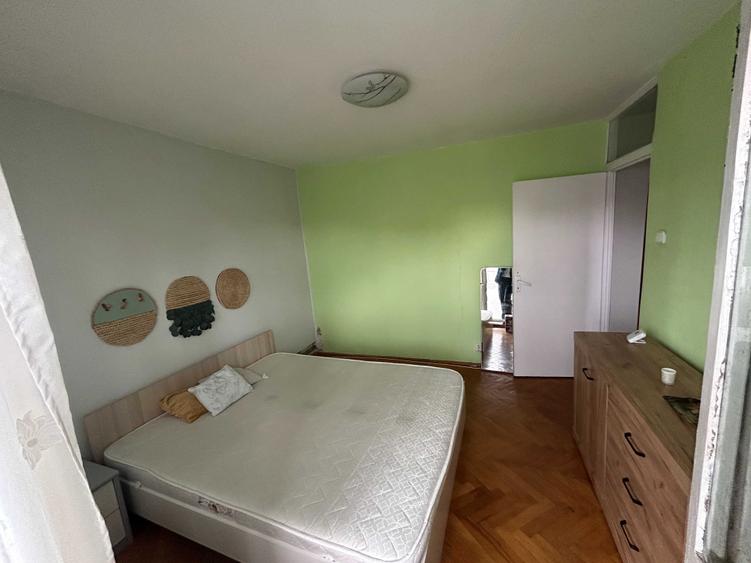 Apartament cu 2 camere semidecomandat în Soarelui