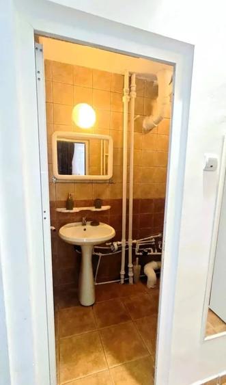 Apartament cu 2 camere semidecomandat, mobilat în Cazino