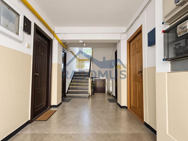 Apartament cu 2 camere semidecomandat, mobilat în Vest