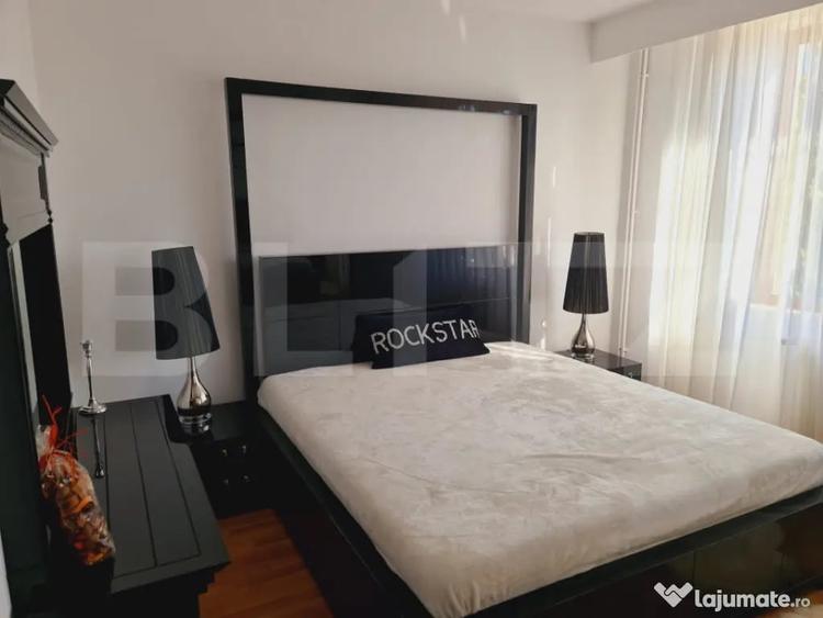Casă cu 7 camere cu Teren 700 Mp în Central