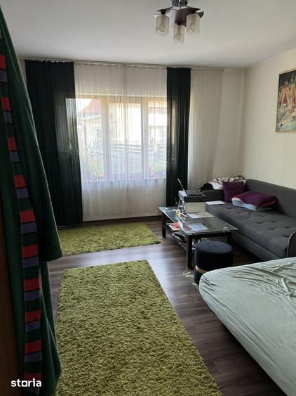 Casă cu 3 camere cu Teren 900 Mp în Central