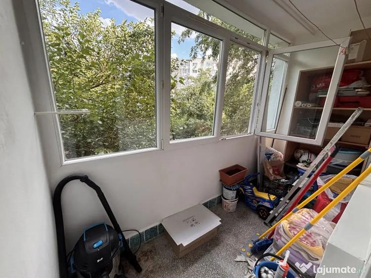 Apartament cu 4 camere decomandat în Dristor