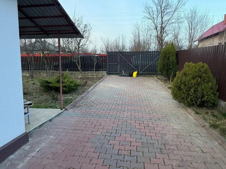 Casă cu Teren 1215 Mp în Hârtoape