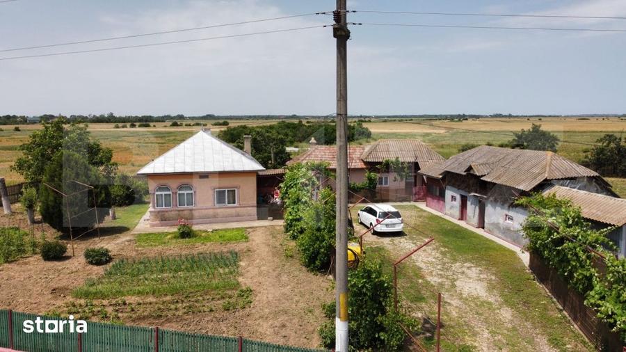 Casă cu 5 camere cu Teren 1400 Mp în Uliești