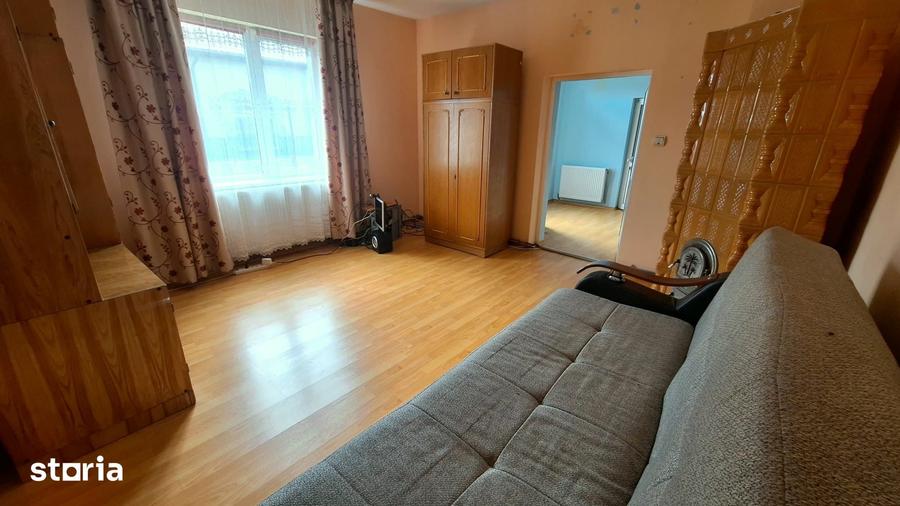 Casă cu 3 camere cu Teren 500 Mp în CFR
