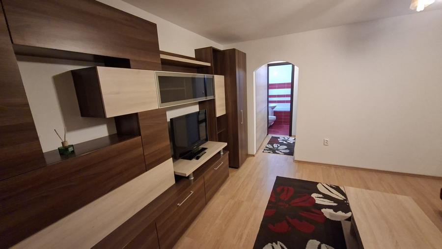 Apartament cu 2 camere decomandat în Exterior Vest