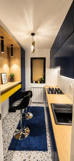 Apartament cu 3 camere decomandat în Central