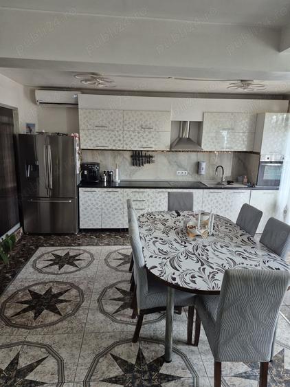 Casă cu 6 camere cu Teren 480 Mp în Florești