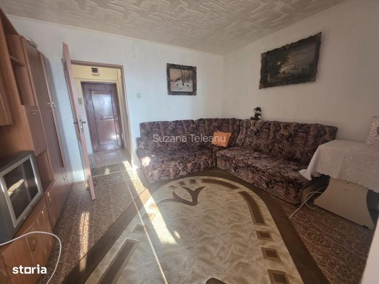 Inchiriez 2 camere zona Kaufland Tractorul