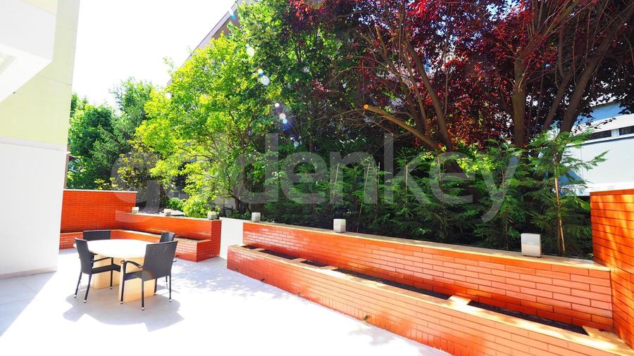 Apartament cu 4 camere decomandat, mobilat în Herăstrău — fotografia 1