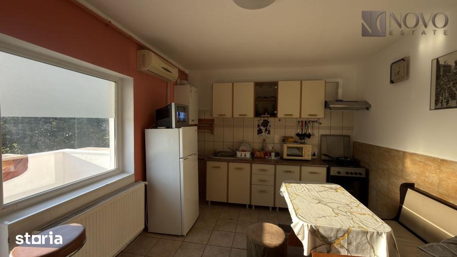 Apartament cu 3 camere semidecomandat în Ozana