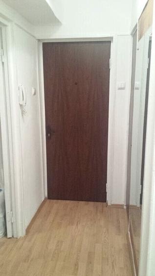 Garsonieră decomandată în Sud