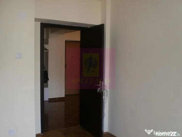 Apartament cu 3 camere decomandat în Decebal