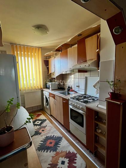 Vand apartament 2 camere la cheie