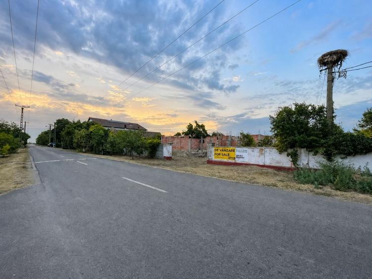 Teren Construcții intravilan de 2633 mp, în Bazoșu Nou
