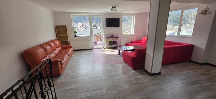 Casă cu 8 camere cu Teren 400 Mp în Zamora