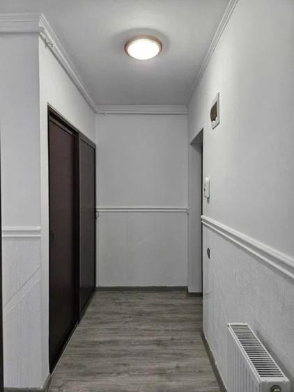 Apartament cu 3 camere decomandat în Florești
