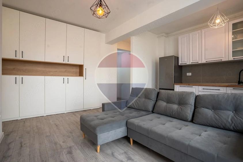 Apartament cu 2 camere semidecomandat în Filiași