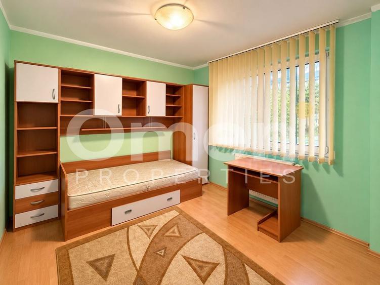 Apartament cu 3 camere decomandat, mobilat în Central