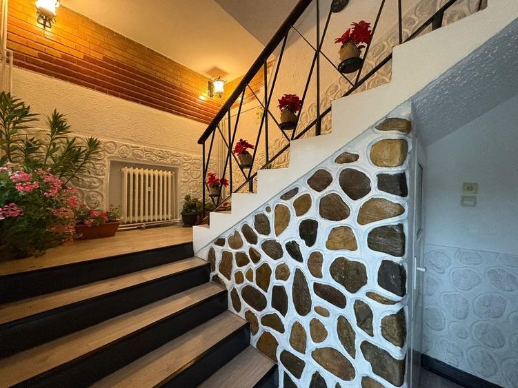Casă individuală cu 4 camere cu Canalizare în Lazaret