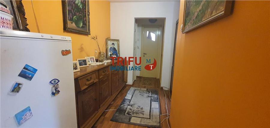 Apartament cu 3 camere decomandat în Tolstoi