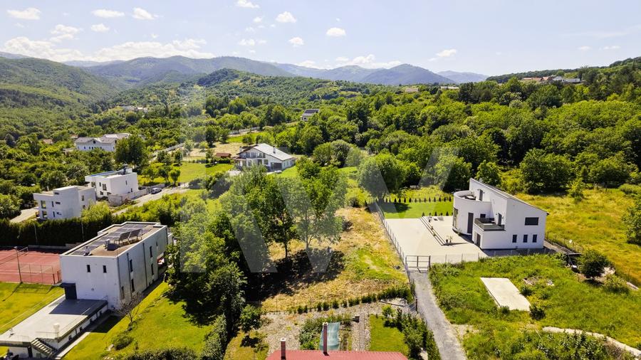 Teren Construcții intravilan de 1340 mp, în Cisnădioara