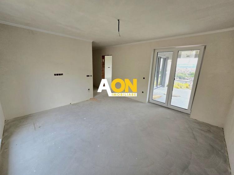 Casă individuală cu 4 camere cu Canalizare în Cetate