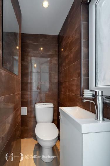 Apartament cu 4 camere, mobilat în P-ța Romană