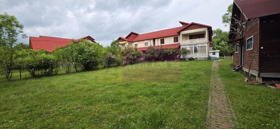 Casă individuală cu 6 camere cu Canalizare în Cornu