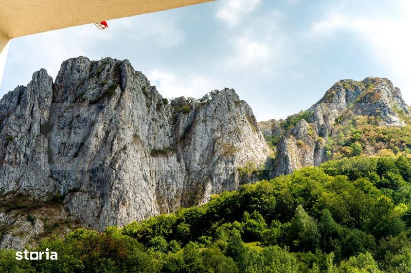 Casă cu 6 camere cu Teren 551 Mp în Stremț