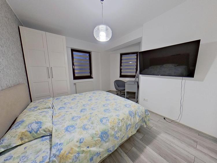 Apartament cu 3 camere semidecomandat în Dămăroaia