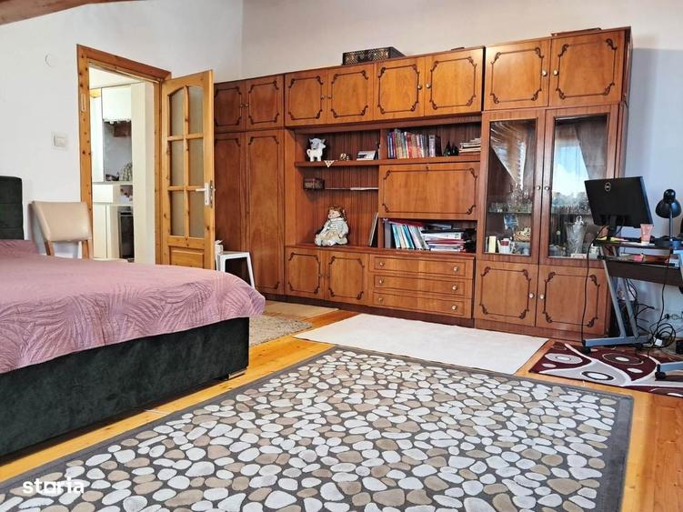 Apartament cu 3 camere în Cristian