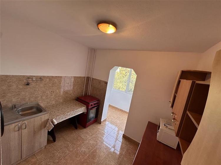 Apartament cu 2 camere decomandat, mobilat în Lipovei