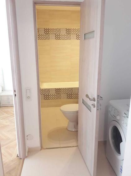 Apartament cu 3 camere semidecomandat în Mihai Bravu