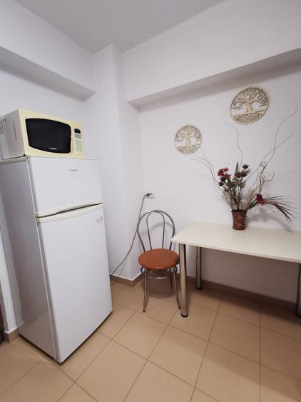 Garsonieră decomandată, mobilată în Calea Călărașilor