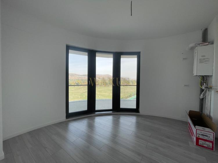 Apartament cu 3 camere decomandat în Florești